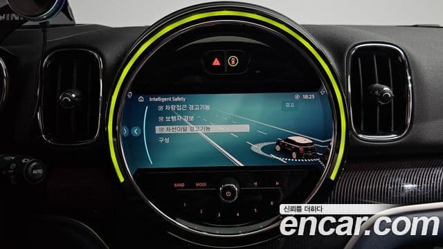 Mini Cooper S Countryman 2023 — Фото 18/20