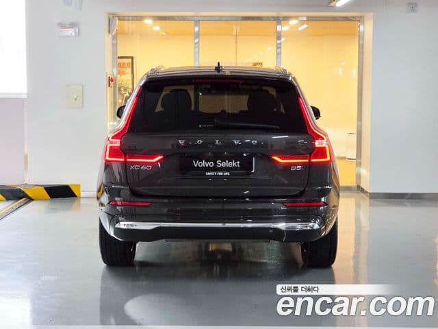 Volvo XC60 2025 — Фото 3/20