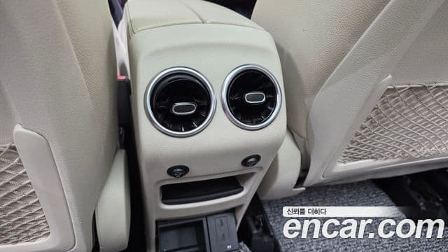 Mercedes-Benz GLB-Class 2020 — ფოტო 18/20
