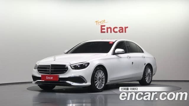 Mercedes-Benz E-Class 2021 — Фото 1/20