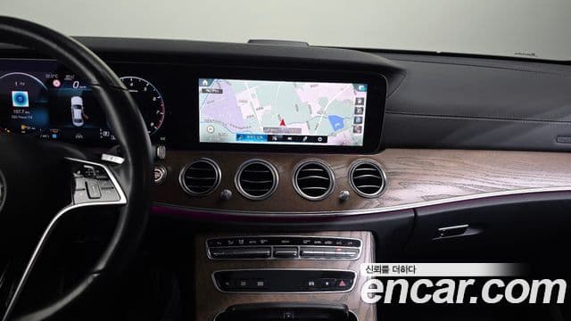 Mercedes-Benz E-Class 2021 — Фото 14/20