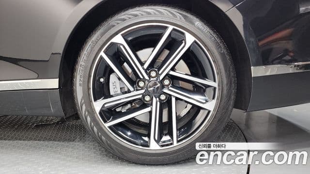 Genesis G80 2024 — Photo 11/35