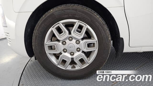 Hyundai Staria 2021 — ფოტო 4/20