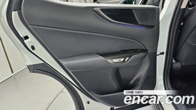Lexus NX350h 2024 — Photo 7/32