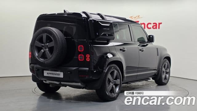 Land Rover Defender 2026 — Фото 2/20