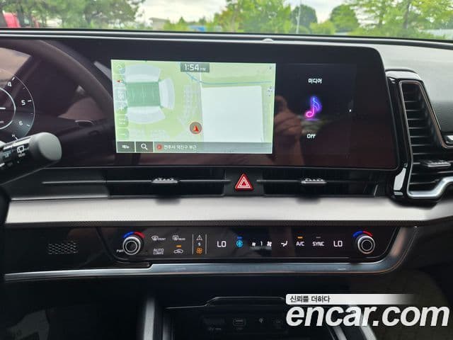 Kia Sportage 2024 — ფოტო 19/20