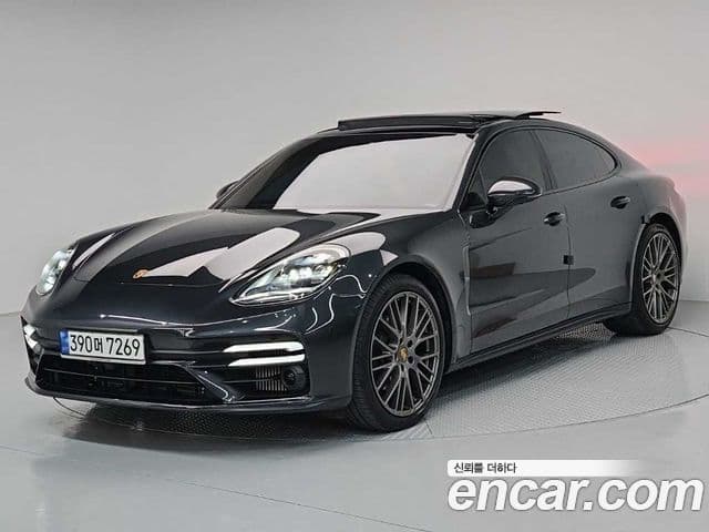 Porsche Panamera 2023 — Photo 2/17