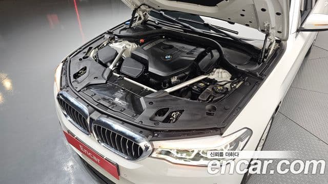 BMW 5 Series 2018 — Şəkil 5/20