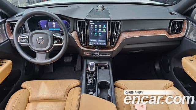 Volvo XC60 2023 — Фото 7/20