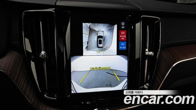 Volvo XC60 2023 — Фото 14/20