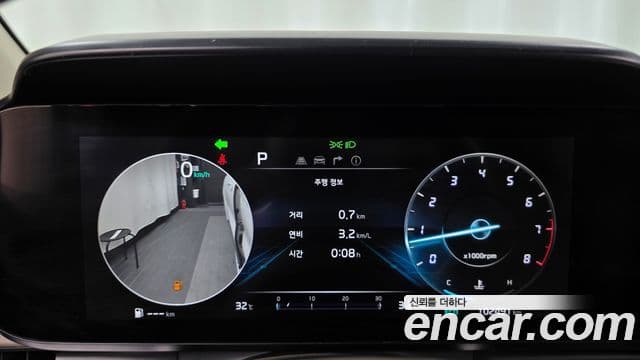 Kia Carnival 2021 — ფოტო 8/20