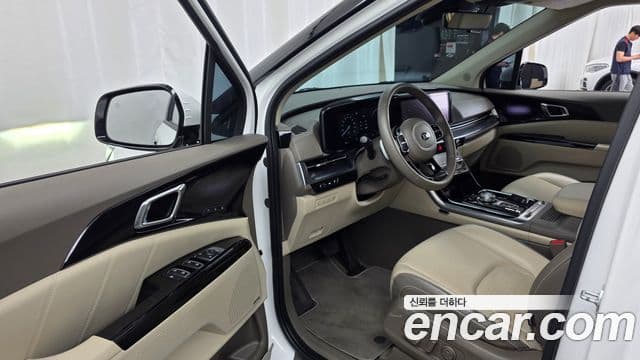 Kia Carnival 2021 — ფოტო 10/20