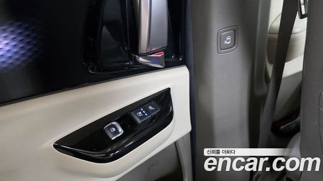 Kia Carnival 2021 — ფოტო 18/20