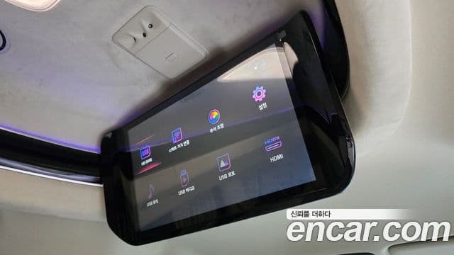 Kia Carnival 2021 — ფოტო 19/20
