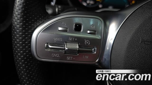 Mercedes-Benz C-Class 2020 — ფოტო 15/20