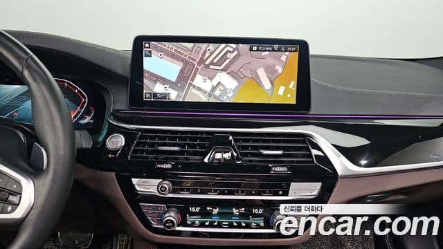 BMW 5 Series 2022 — Şəkil 13/20
