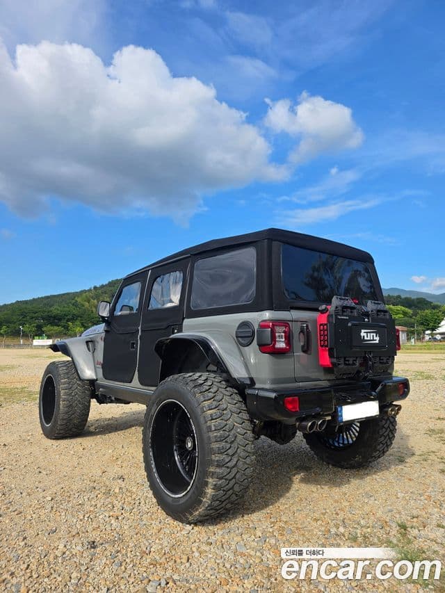 Jeep Wrangler 2021 — ფოტო 1/20