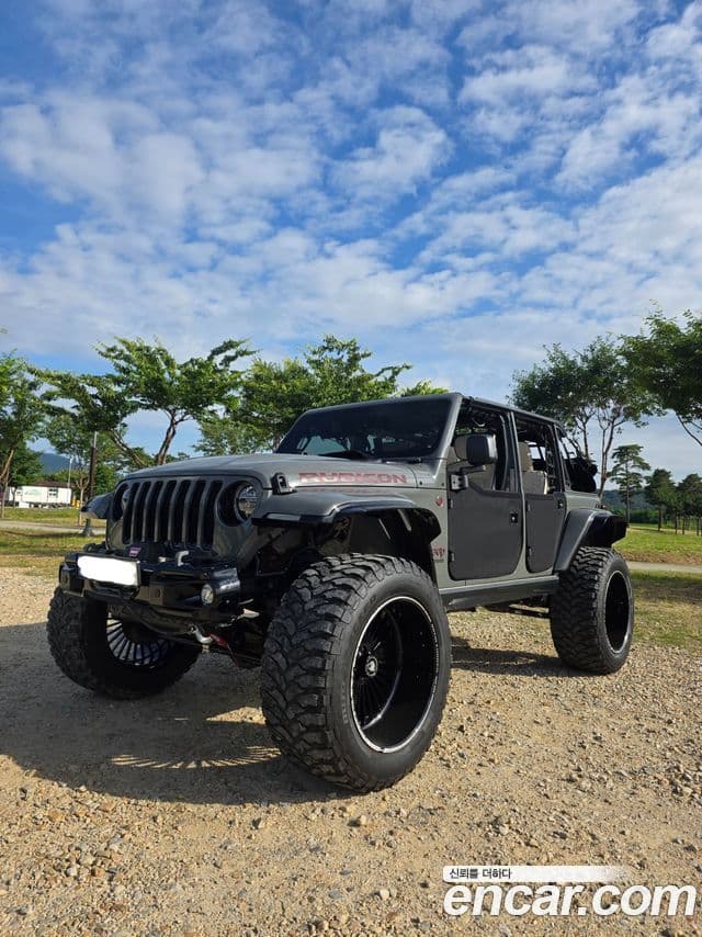 Jeep Wrangler 2021 — ფოტო 16/20