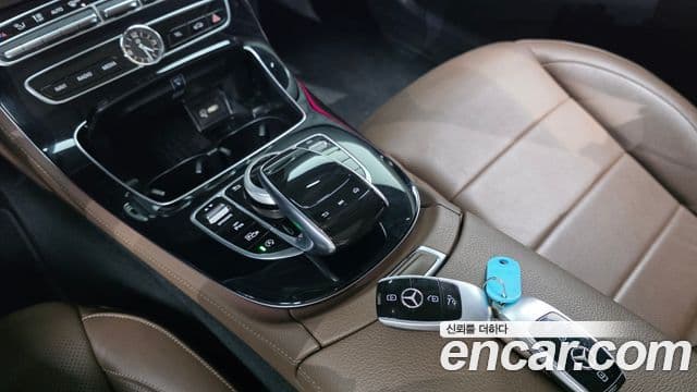 Mercedes-Benz E-Class 2018 — фото 20 из 20