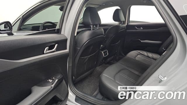 Kia K5 2024 — фото 12 из 20