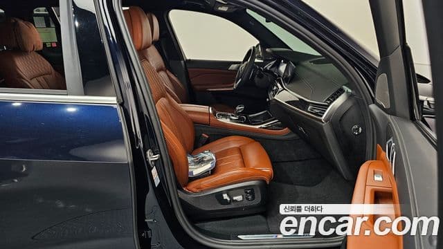 BMW X7 2020 — Photo 8/40