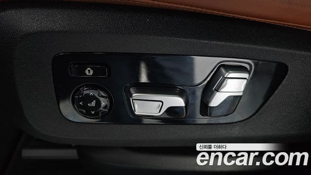 BMW X7 2020 — Photo 18/40