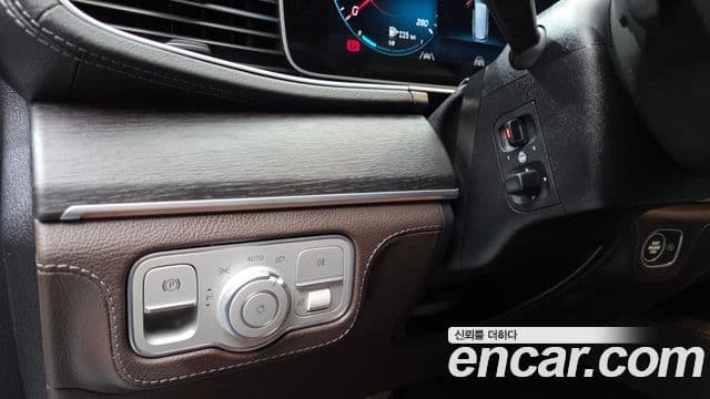 Mercedes-Benz GLS-Class 2022 — Photo 5/31