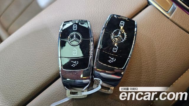 Mercedes-Benz E-Class 2021 — Şəkil 16/20