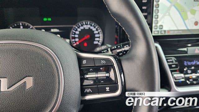 Kia Sorento 2023 — Фото 17/20