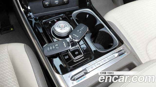 Kia Carnival 2022 — ფოტო 9/20
