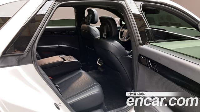 Hyundai Grandeur Hybrid 2023 — Photo 12/34