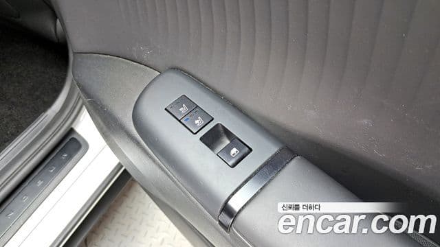 Hyundai Grandeur Hybrid 2023 — Photo 26/34