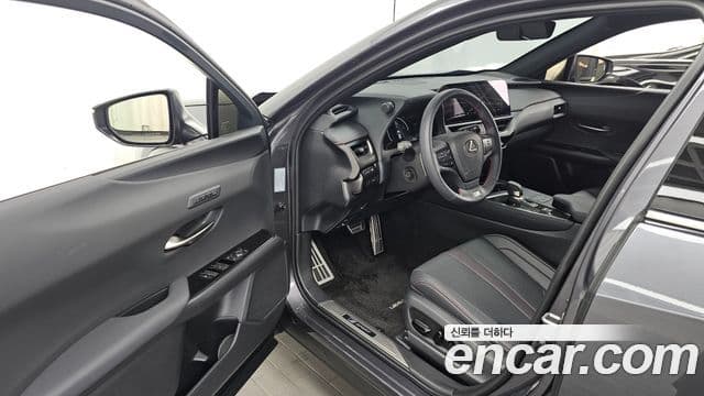 Lexus UX300h 2026 — ფოტო 10/20