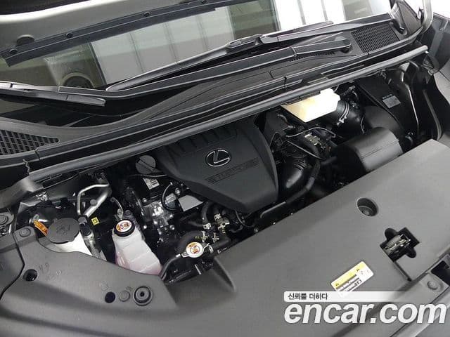 Lexus LM 2024 — фото 4 из 20