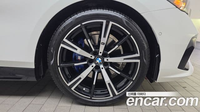 BMW 5 Series 2024 — Photo 22/31