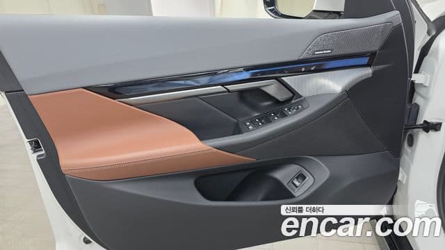 BMW 5 Series 2024 — Photo 15/31