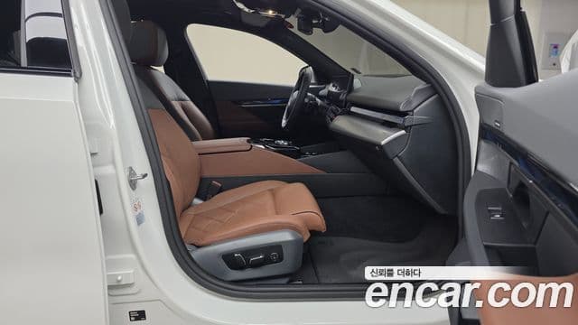 BMW 5 Series 2024 — Photo 9/31