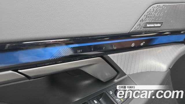 BMW 5 Series 2024 — Photo 25/31