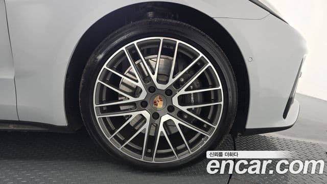 Porsche Panamera 2025 — Photo 18/37