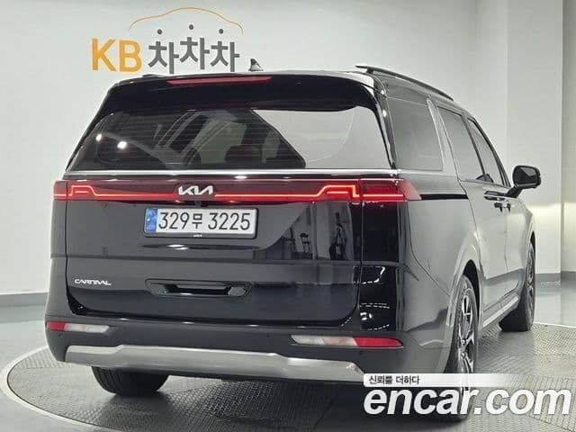Kia Carnival 2022 — ფოტო 3/20