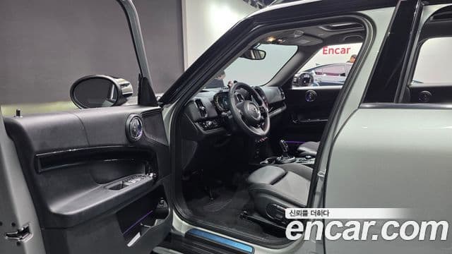 Mini Cooper Countryman 2023 — ფოტო 16/30