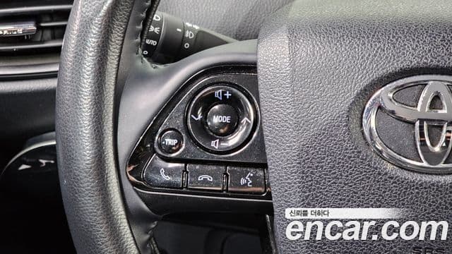 Toyota Prius 2022 — Photo 3/32