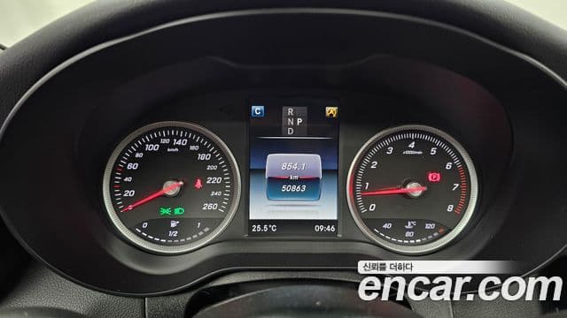 Mercedes-Benz C-Class 2018 — Şəkil 8/29