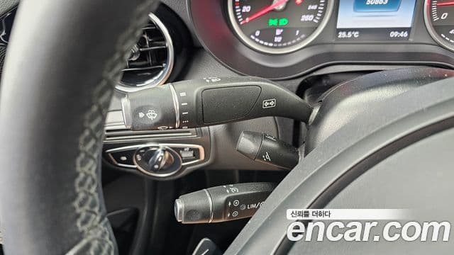 Mercedes-Benz C-Class 2018 — Şəkil 23/29
