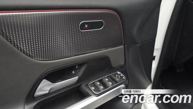 Mercedes-Benz EQB, 2022