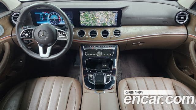 Mercedes-Benz E-Class 2019 — ფოტო 7/20