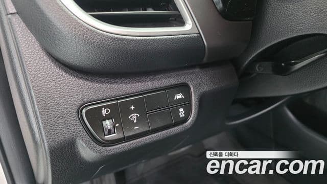 Kia Seltos 2021 — ფოტო 13/20