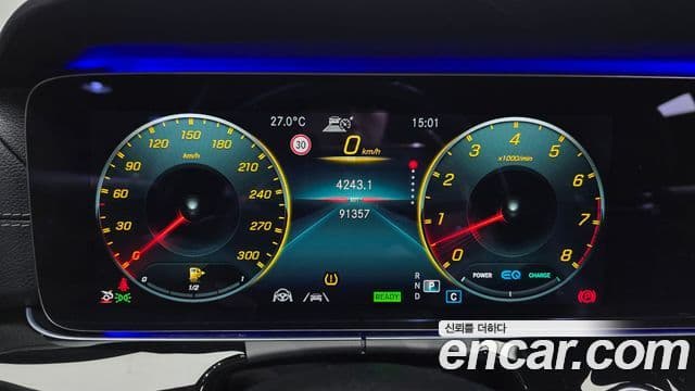 Mercedes-Benz AMG GT 2021 — Şəkil 8/20