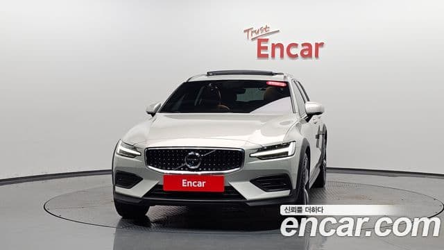 Volvo V60 Cross Country 2020 — ფოტო 3/20