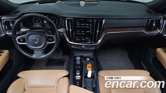 Volvo V60 Cross Country 2020 — ფოტო 7/20